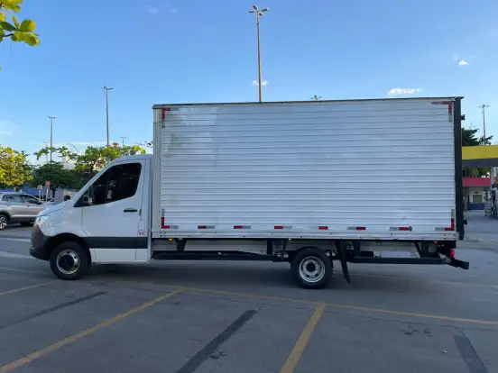MERCEDES-BENZ-SPRINTER-2021