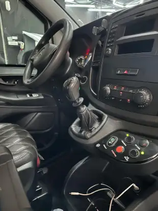 MERCEDES-BENZ-VITO-2.0 CGI FLEX TOURER 119 LUXO 8L MANUAL MERCEDES-BENZ-VITO-2015