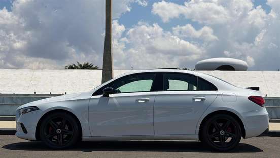MERCEDES-BENZ-A 200-2019