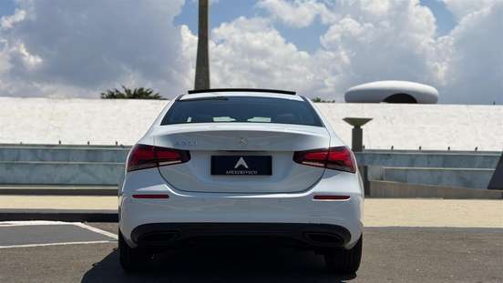 MERCEDES-BENZ-A 200-2019