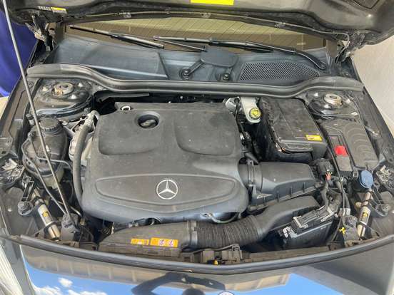 MERCEDES-BENZ-A 200-2014