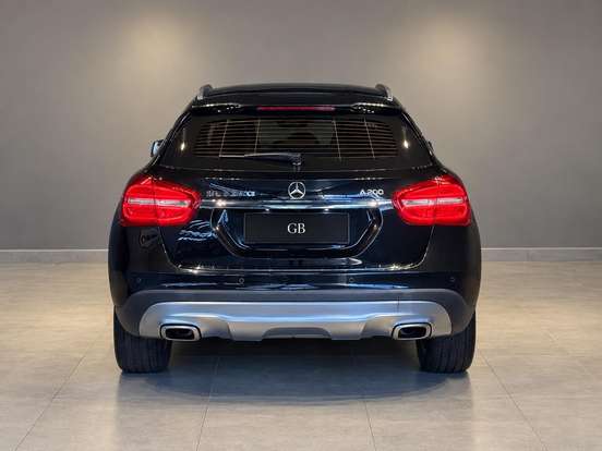 MERCEDES-BENZ-GLA 200-2017