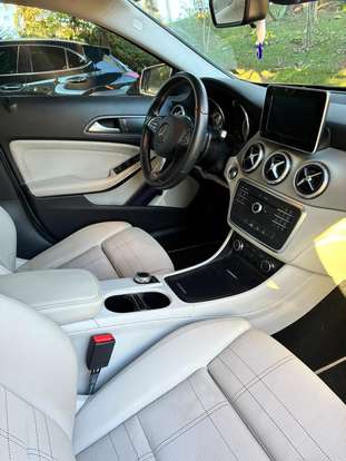 MERCEDES-BENZ-GLA 200-2017