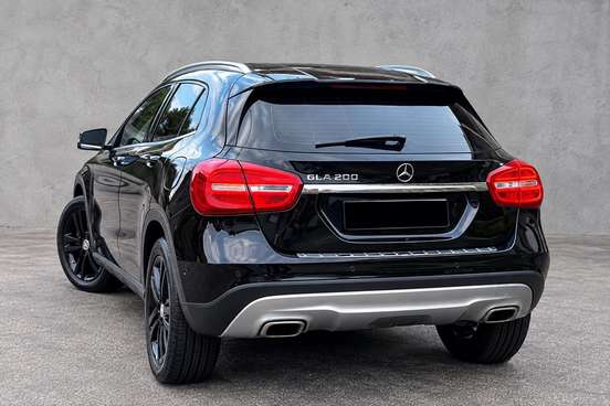 MERCEDES-BENZ-GLA 200-2017