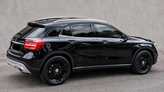 MERCEDES-BENZ-GLA 200-2017