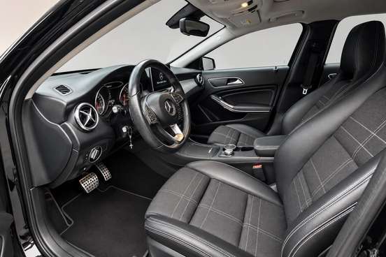 MERCEDES-BENZ-GLA 200-2017