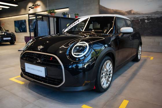 MINI COOPER 2.0 16V TWINPOWER GASOLINA JOHN COOPER WORKS 2P STEPTRONIC