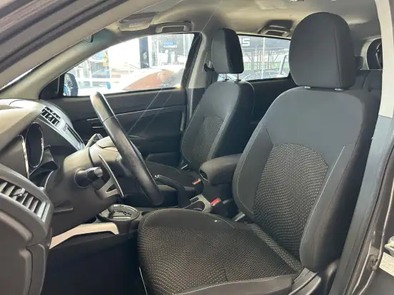 MITSUBISHI-ASX-2014