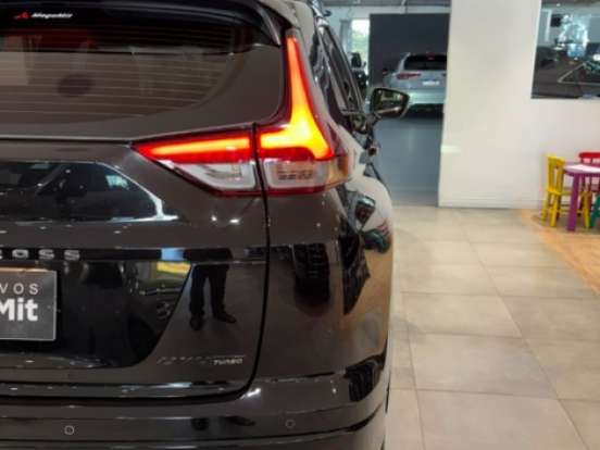 MITSUBISHI-ECLIPSE CROSS-1.5 MIVEC TURBO GASOLINA HPE-S BLACK S-AWC CVT MITSUBISHI-ECLIPSE CROSS-2025