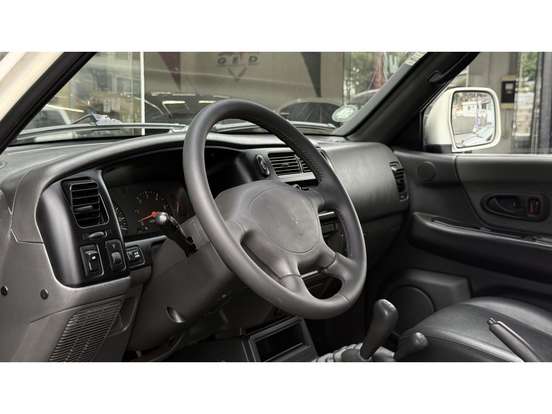 MITSUBISHI-L200 SAVANA-2.5 4X4 CD 8V TURBO DIESEL 4P MANUAL MITSUBISHI-L200 SAVANA-2010
