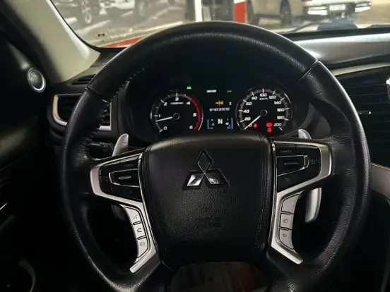 MITSUBISHI-L200 TRITON-2.4 16V TURBO DIESEL SPORT HPE-S CD 4P 4X4 AUTOMÁTICO MITSUBISHI-L200 TRITON-2021