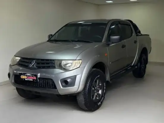 MITSUBISHI-L200 TRITON-2.4 HLS 4X2 CD 16V FLEX 4P MANUAL MITSUBISHI-L200 TRITON-2013