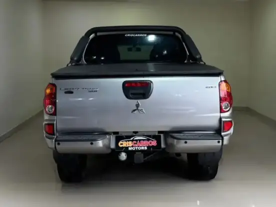MITSUBISHI-L200 TRITON-2.4 HLS 4X2 CD 16V FLEX 4P MANUAL MITSUBISHI-L200 TRITON-2013