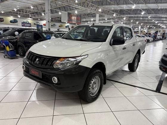 MITSUBISHI L200 TRITON 2.4 16V TURBO DIESEL SPORT GL CD 4P 4X4 MANUAL