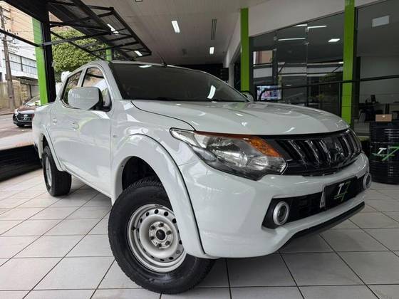 MITSUBISHI L200 TRITON 2.4 16V TURBO DIESEL SPORT GLS CD 4P 4X4 AUTOMÁTICO