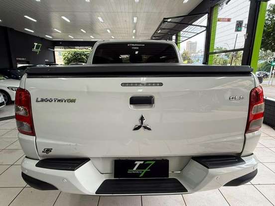 MITSUBISHI-L200 TRITON-2.4 16V TURBO DIESEL SPORT GLS CD 4P 4X4 AUTOMÁTICO MITSUBISHI-L200 TRITON-2022