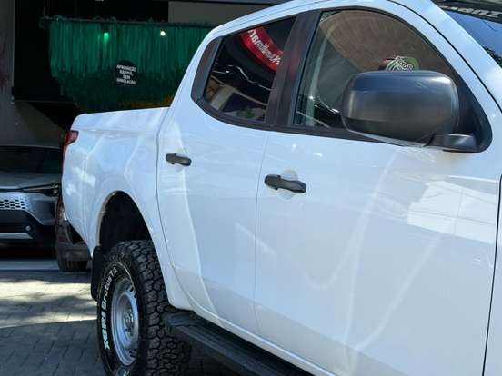 MITSUBISHI-L200 TRITON-2.4 16V TURBO DIESEL SPORT GLS CD 4P 4X4 MANUAL MITSUBISHI-L200 TRITON-2019