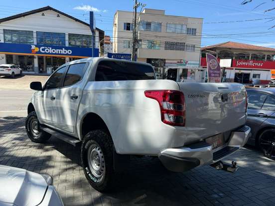 MITSUBISHI-L200 TRITON-2.4 16V TURBO DIESEL SPORT GLS CD 4P 4X4 MANUAL MITSUBISHI-L200 TRITON-2019