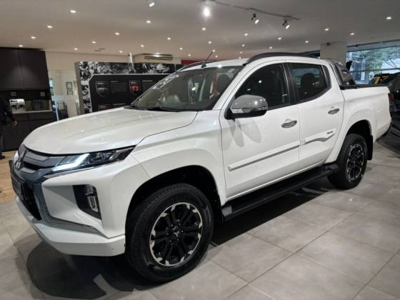 MITSUBISHI L200 TRITON 2.4 16V TURBO DIESEL SPORT HPE CD 4P 4X4 AUTOMÁTICO