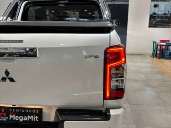 MITSUBISHI-L200 TRITON-2.4 16V TURBO DIESEL SPORT HPE CD 4P 4X4 AUTOMÁTICO MITSUBISHI-L200 TRITON-2023