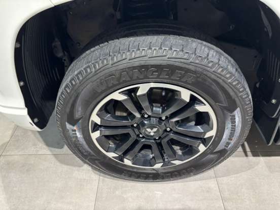 MITSUBISHI-L200 TRITON-2023
