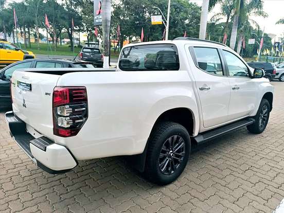 MITSUBISHI-L200 TRITON-2024