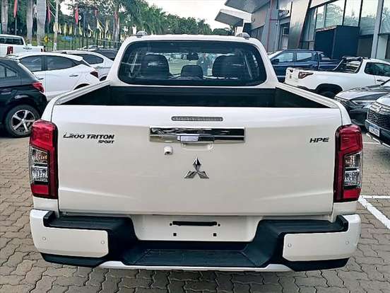 MITSUBISHI-L200 TRITON-2.4 16V TURBO DIESEL SPORT HPE CD 4P 4X4 AUTOMÁTICO MITSUBISHI-L200 TRITON-2024