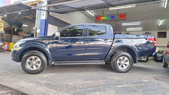 MITSUBISHI L200 TRITON 2.4 16V TURBO DIESEL SPORT HPE CD 4P 4X4 AUTOMÁTICO
