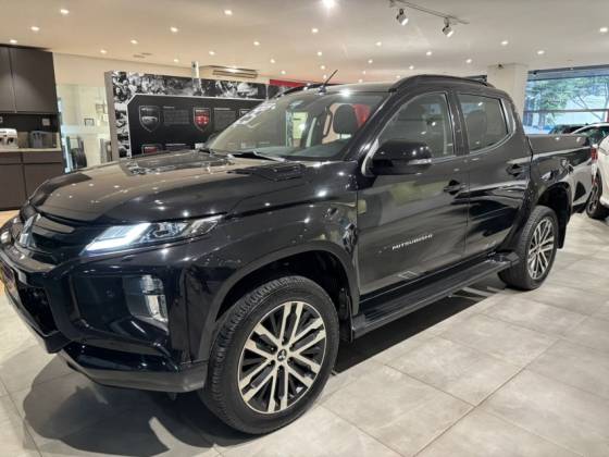 MITSUBISHI L200 TRITON 2.4 16V TURBO DIESEL SPORT HPE-S CD 4P 4X4 AUTOMÁTICO