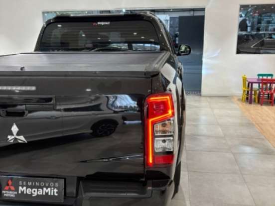 MITSUBISHI-L200 TRITON-2.4 16V TURBO DIESEL SPORT HPE-S CD 4P 4X4 AUTOMÁTICO MITSUBISHI-L200 TRITON-2024