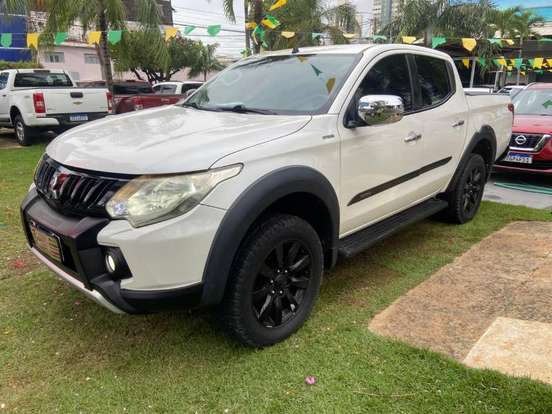 MITSUBISHI-L200 TRITON-2.4 16V TURBO DIESEL SPORT HPE-S CD 4P 4X4 AUTOMÁTICO MITSUBISHI-L200 TRITON-2020