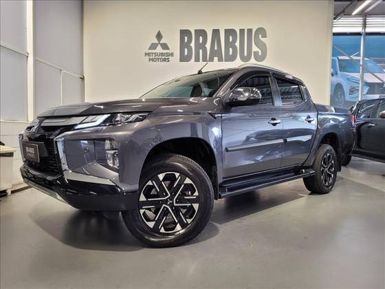 MITSUBISHI L200 TRITON 2.4 16V TURBO DIESEL SPORT HPE-S CD 4P 4X4 AUTOMÁTICO