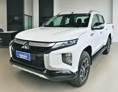 MITSUBISHI L200 TRITON 2.4 16V TURBO DIESEL SPORT HPE-S CD 4P 4X4 AUTOMÁTICO MITSUBISHI L200 TRITON 2.4 16V TURBO DIESEL SPORT HPE-S CD 4P 4X4 AUTOMÁTICO