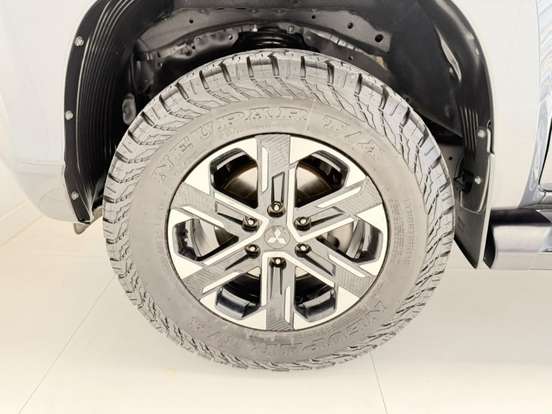 MITSUBISHI-L200 TRITON-2023
