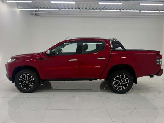 MITSUBISHI-L200 TRITON-2.4 16V TURBO DIESEL SPORT HPE-S CD 4P 4X4 AUTOMÁTICO MITSUBISHI-L200 TRITON-2024