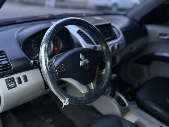 MITSUBISHI-L200 TRITON-2009