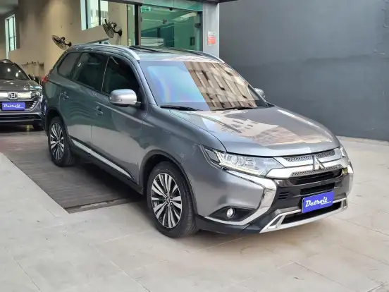 MITSUBISHI-OUTLANDER-2020