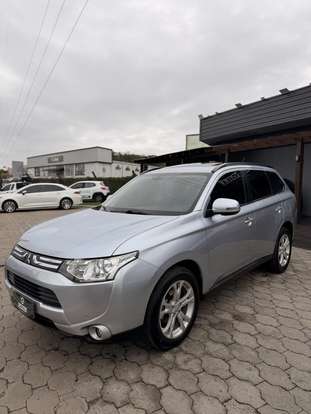MITSUBISHI-OUTLANDER-2.0 16V GASOLINA 4P AUTOMÁTICO MITSUBISHI-OUTLANDER-2014