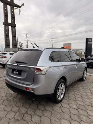 MITSUBISHI-OUTLANDER-2.0 16V GASOLINA 4P AUTOMÁTICO MITSUBISHI-OUTLANDER-2014