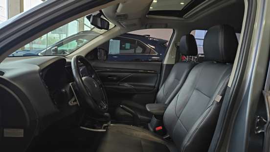MITSUBISHI-OUTLANDER-2016