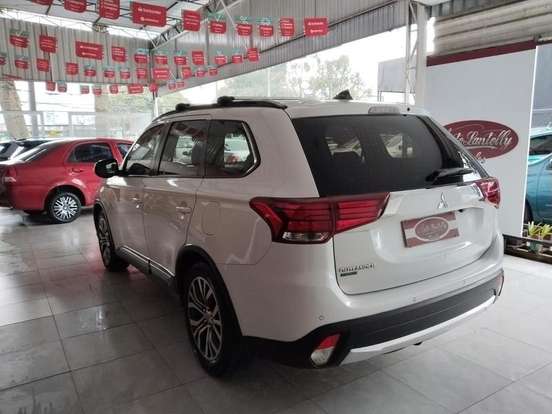 MITSUBISHI-OUTLANDER-2015
