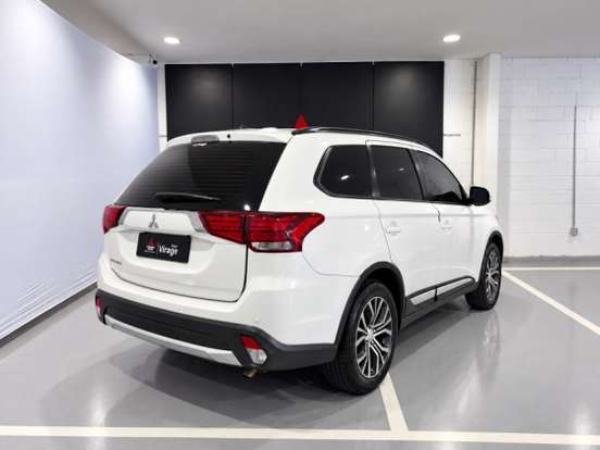 MITSUBISHI-OUTLANDER-2.0 16V GASOLINA 4P AUTOMÁTICO MITSUBISHI-OUTLANDER-2015
