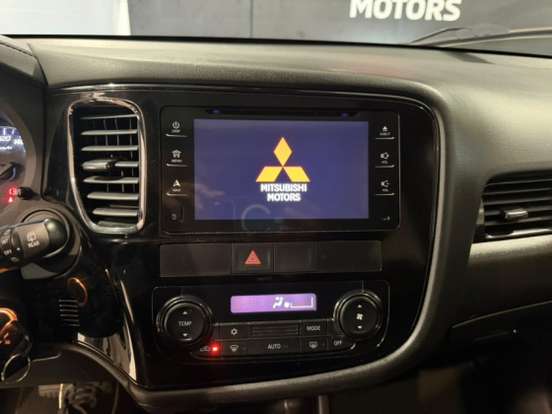 MITSUBISHI-OUTLANDER-2.0 16V GASOLINA 4P AUTOMÁTICO MITSUBISHI-OUTLANDER-2015