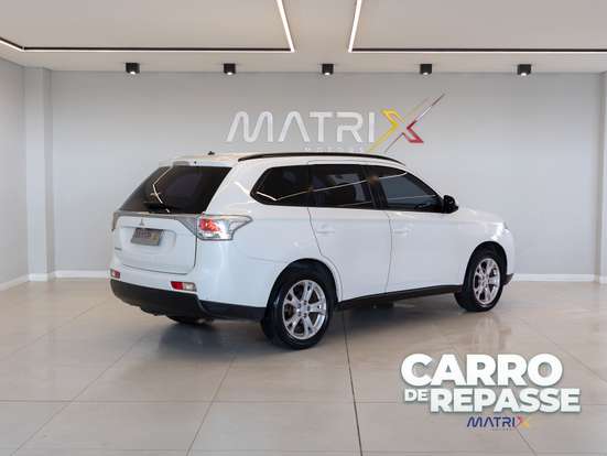 MITSUBISHI-OUTLANDER-2.0 16V GASOLINA 4P AUTOMÁTICO MITSUBISHI-OUTLANDER-2014