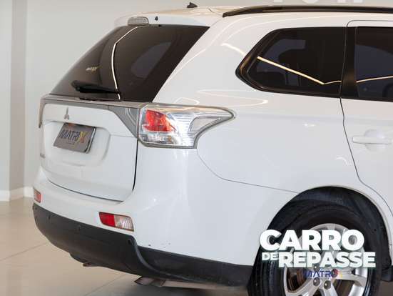 MITSUBISHI-OUTLANDER-2.0 16V GASOLINA 4P AUTOMÁTICO MITSUBISHI-OUTLANDER-2014