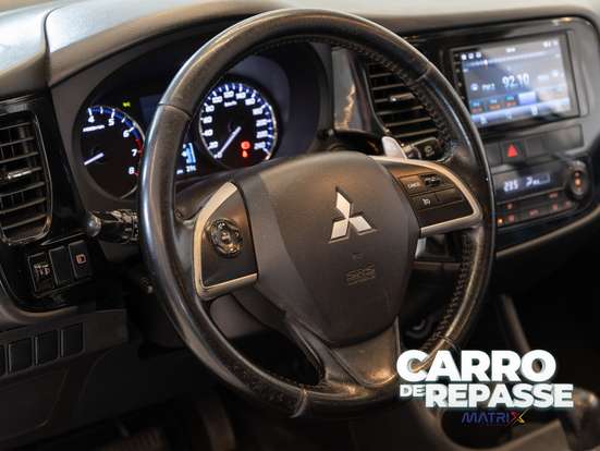 MITSUBISHI-OUTLANDER-2.0 16V GASOLINA 4P AUTOMÁTICO MITSUBISHI-OUTLANDER-2014
