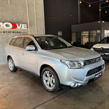 MITSUBISHI-OUTLANDER-2013
