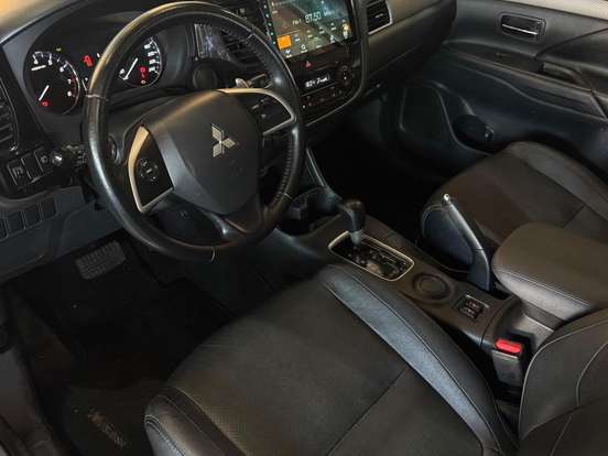 MITSUBISHI-OUTLANDER-2.0 16V GASOLINA 4P AUTOMÁTICO MITSUBISHI-OUTLANDER-2013