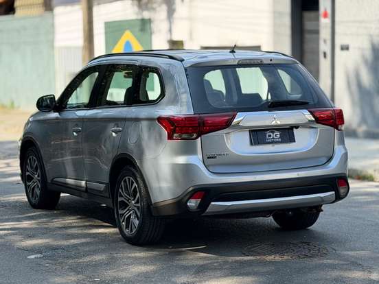 MITSUBISHI-OUTLANDER-2.0 16V GASOLINA 4P AUTOMÁTICO MITSUBISHI-OUTLANDER-2015