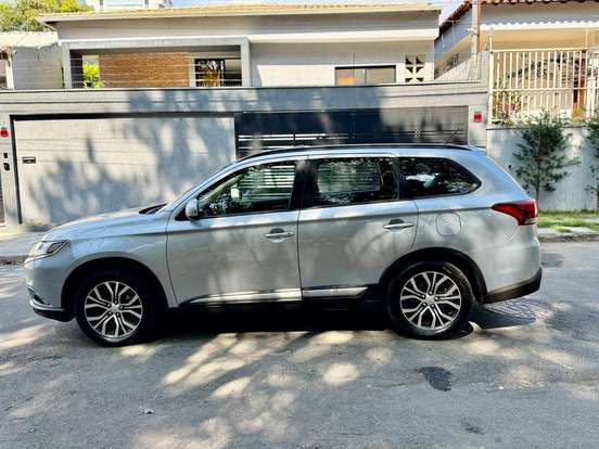 MITSUBISHI-OUTLANDER-2.0 16V GASOLINA 4P AUTOMÁTICO MITSUBISHI-OUTLANDER-2015